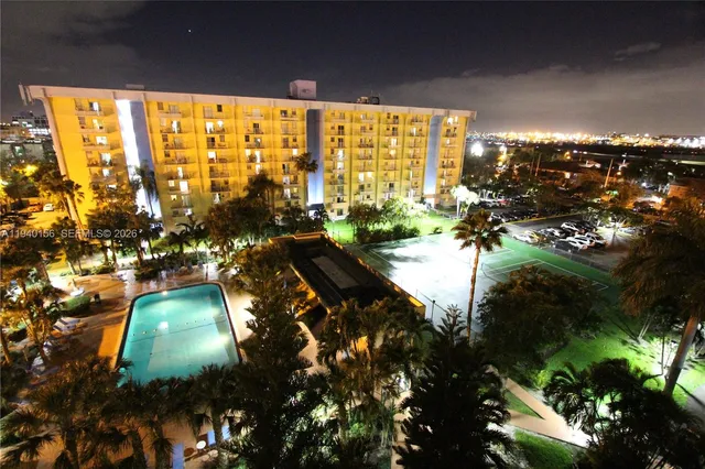 $1,800 | 4550 Northwest 9th Street, Unit 611E, Miami, FL 33126