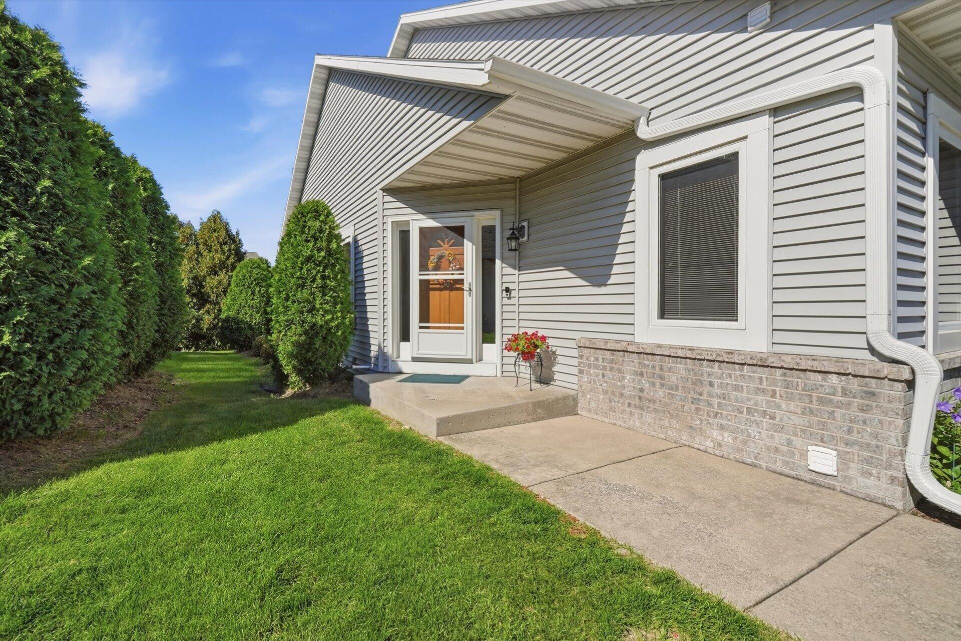 N7789 Maple Ridge Road Oconomowoc, WI 53066 - Photo 3 of 35 03-003_DSC04144
