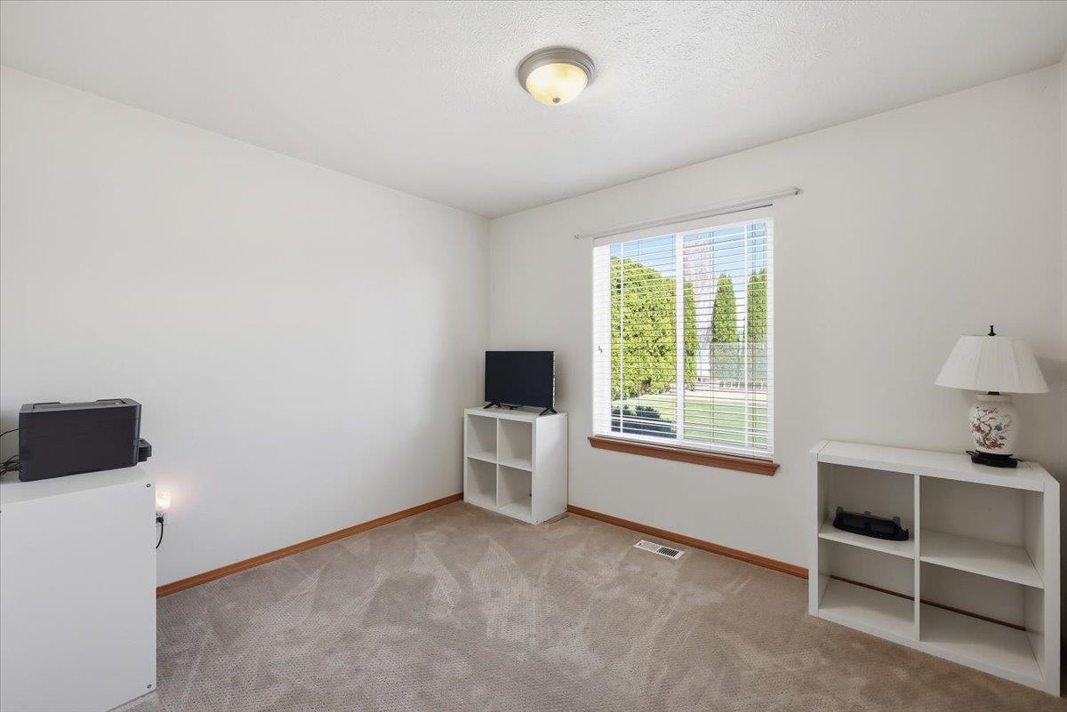 1818 South Sullivan Road Spokane Valley, WA 99037 - Photo 16 of 28