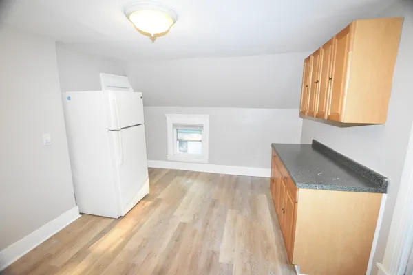 $1,300 | 338 Marion Avenue, Unit 2, Aurora, IL 60505