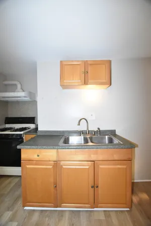 $1,300 | 338 Marion Avenue, Unit 2, Aurora, IL 60505