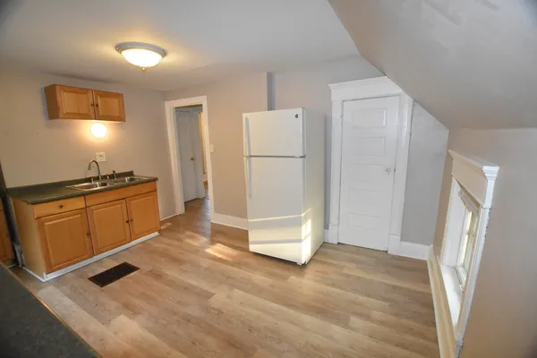 $1,300 | 338 Marion Avenue, Unit 2, Aurora, IL 60505
