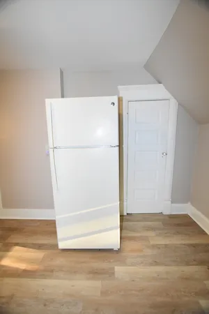 $1,300 | 338 Marion Avenue, Unit 2, Aurora, IL 60505