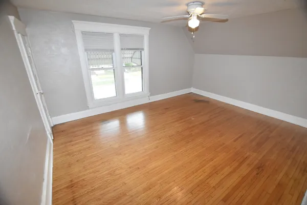 $1,300 | 338 Marion Avenue, Unit 2, Aurora, IL 60505