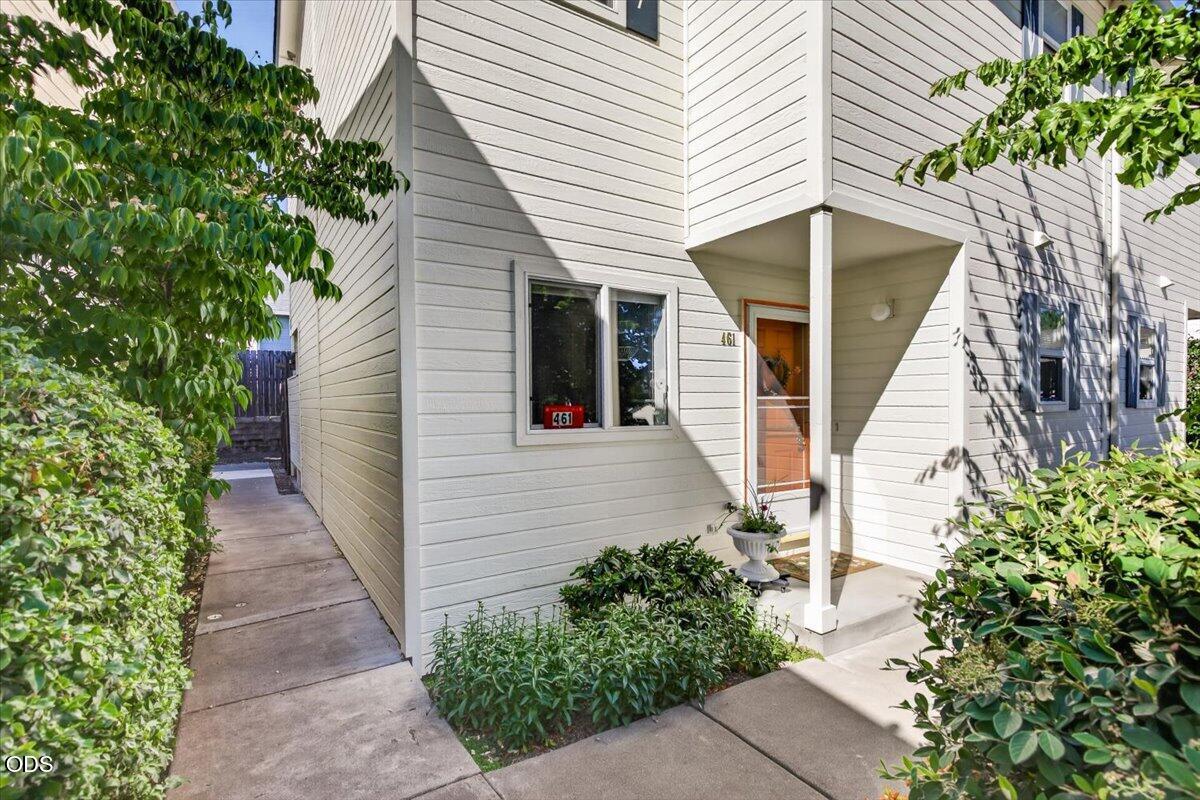 461 Tulipan Way Talent, OR 97540 - Photo 1 of 24