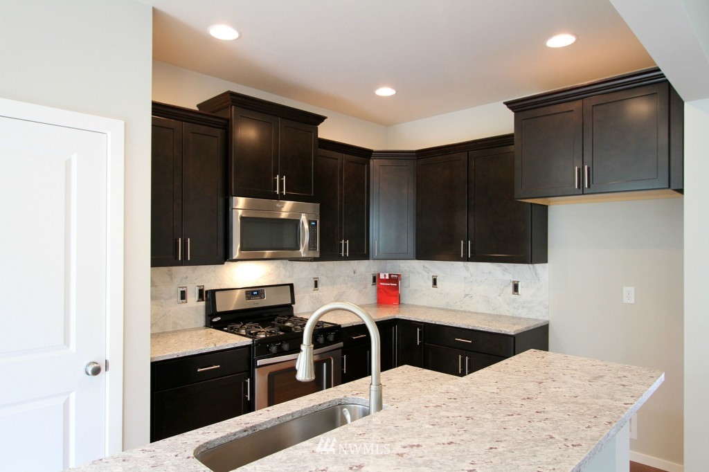 16315 5th Avenue Southeast Bothell, WA 98012 - Photo 4 of 14 Gallery Image 4