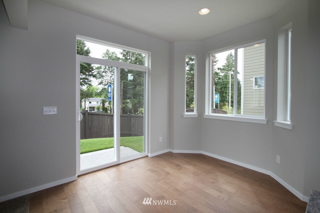 16315 5th Avenue Southeast Bothell, WA 98012 - Photo 5 of 14 Gallery Image 5