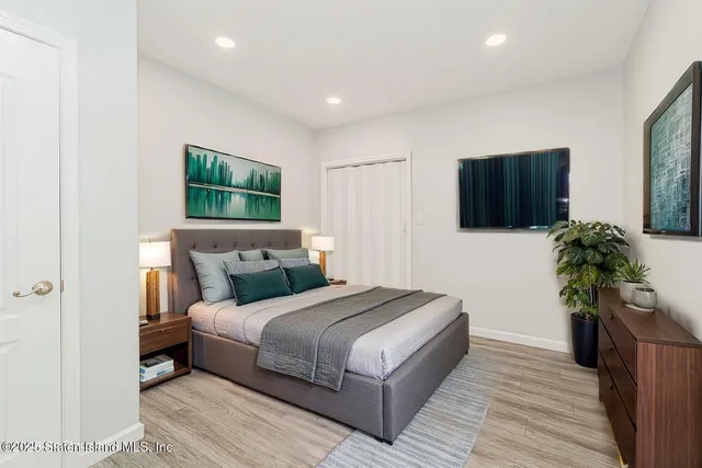 $2,050,000 | 72 Giegerich Avenue | Tottenville