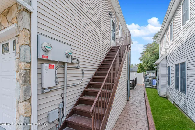 $2,050,000 | 72 Giegerich Avenue | Tottenville