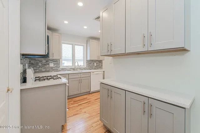 $2,050,000 | 72 Giegerich Avenue | Tottenville