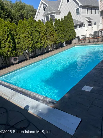 $2,050,000 | 72 Giegerich Avenue | Tottenville