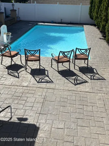 $2,050,000 | 72 Giegerich Avenue | Tottenville