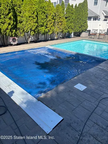 $2,050,000 | 72 Giegerich Avenue | Tottenville