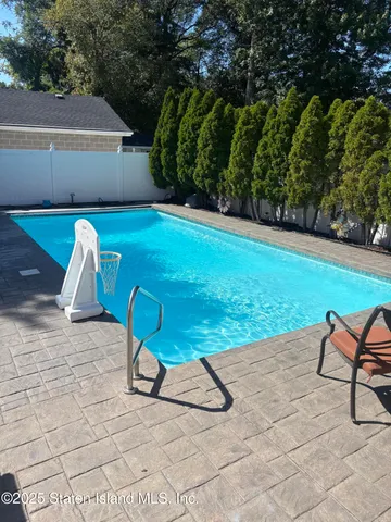 $2,050,000 | 72 Giegerich Avenue | Tottenville