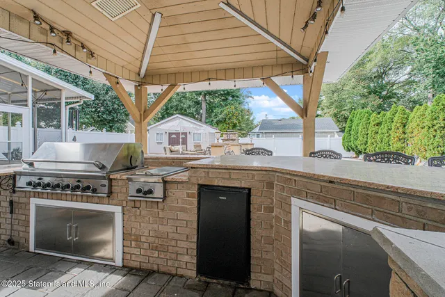 $2,050,000 | 72 Giegerich Avenue | Tottenville