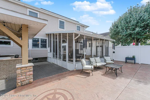 $2,050,000 | 72 Giegerich Avenue | Tottenville