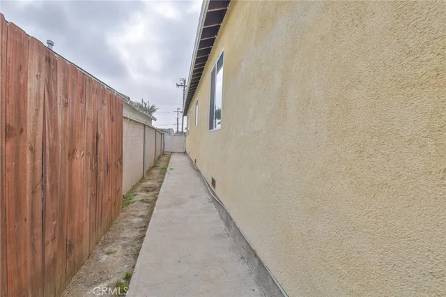 $849,999 | 1019 West Arbutus Street, Compton, CA 90220