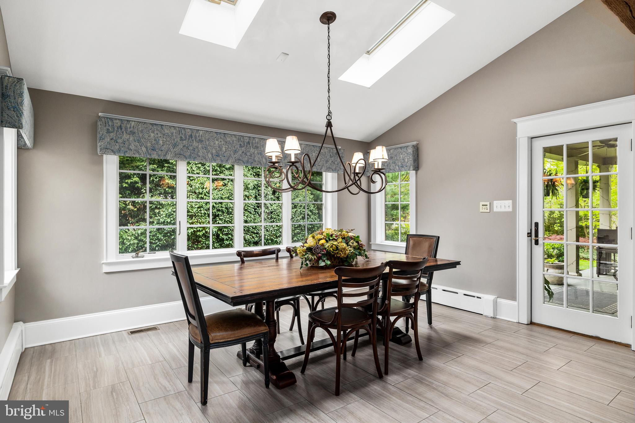 203 Thomas Avenue Riverton, NJ 08077 - Photo 11 of 55