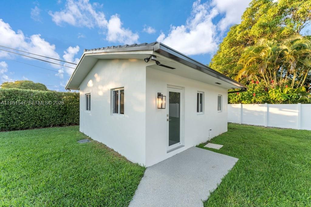 2930 Southwest 79th Court Miami, FL 33155 - Photo 6 of 53 IN LAWS QUARTERS