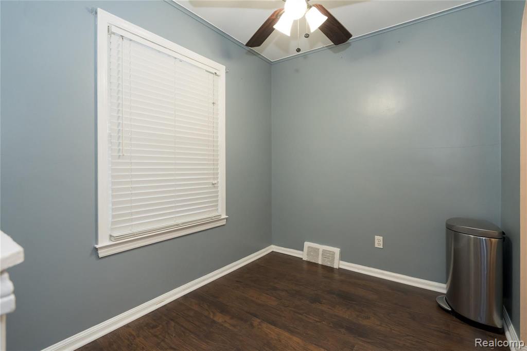 21986 Moross Road Grosse Pointe, MI 48236 - Photo 23 of 49