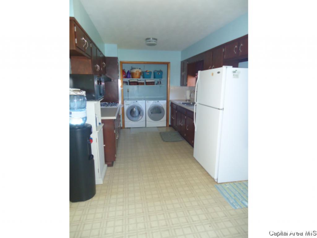 12667 Manning Road Glenarm, IL 62536 - Photo 10 of 19