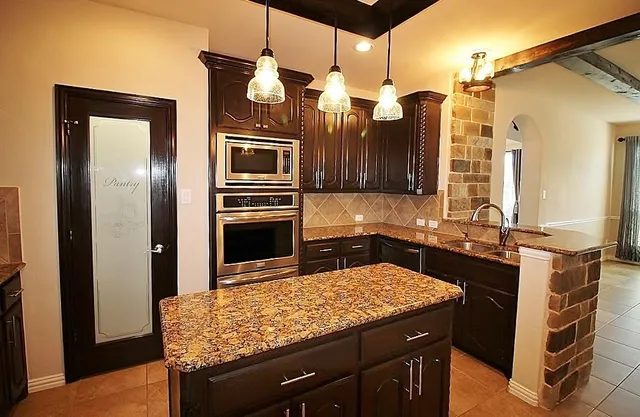 $3,295 | 110 White Oak Lane, Red Oak, TX 75154