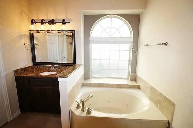 $3,295 | 110 White Oak Lane, Red Oak, TX 75154