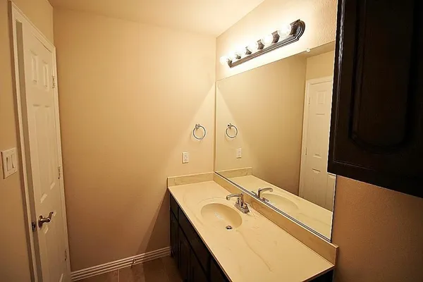 $3,295 | 110 White Oak Lane, Red Oak, TX 75154