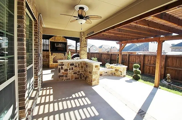 $3,295 | 110 White Oak Lane, Red Oak, TX 75154