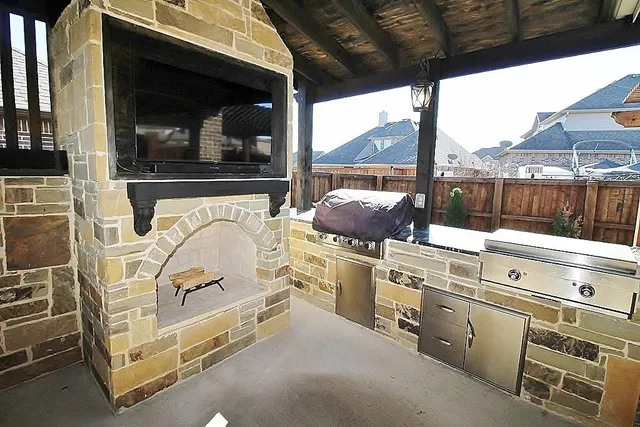 $3,295 | 110 White Oak Lane, Red Oak, TX 75154