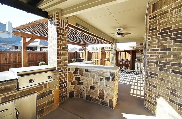 $3,295 | 110 White Oak Lane, Red Oak, TX 75154