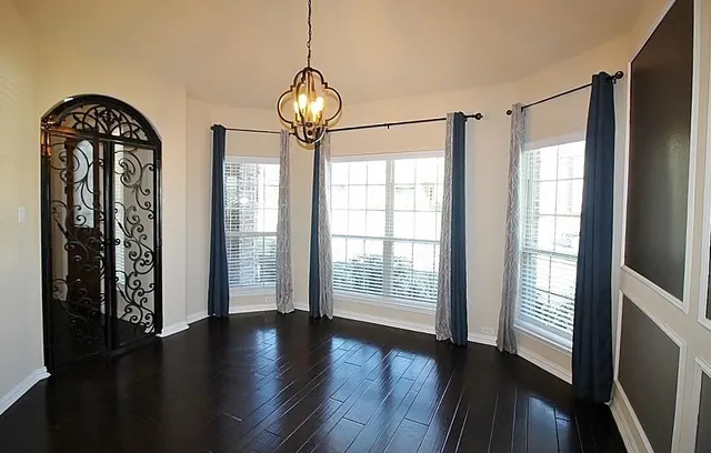 $3,295 | 110 White Oak Lane, Red Oak, TX 75154