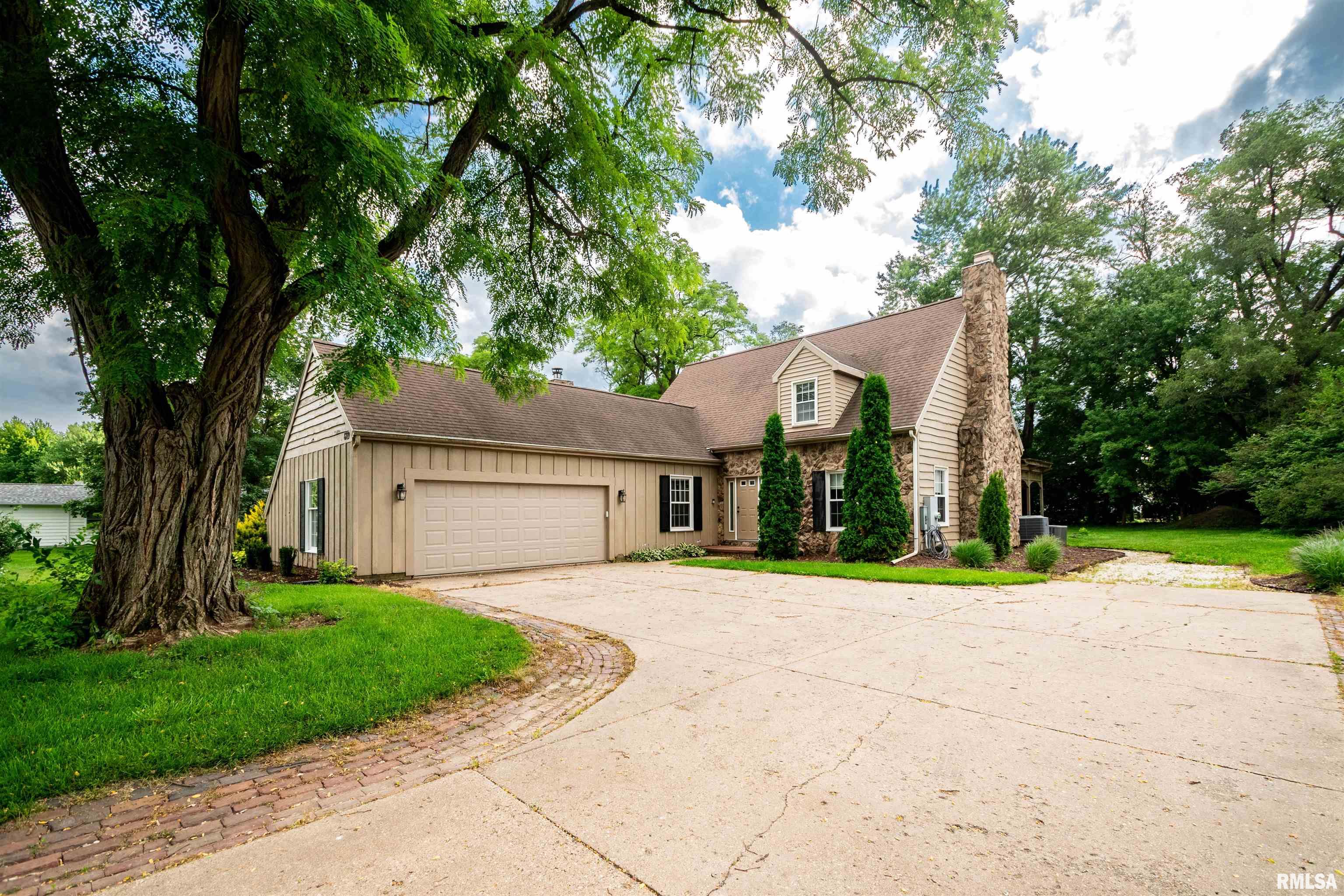 6729 North Mount Hawley Road Peoria, IL 61614 - Photo 2 of 44 Gallery Image 2