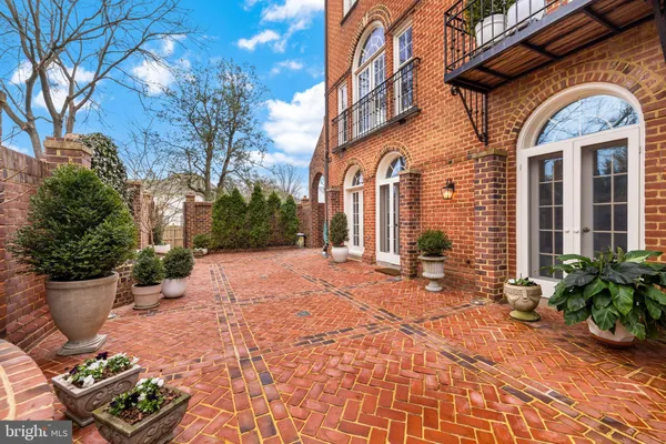 $2,800,000 | 1215 Stuart Robeson Drive, McLean, VA 22101