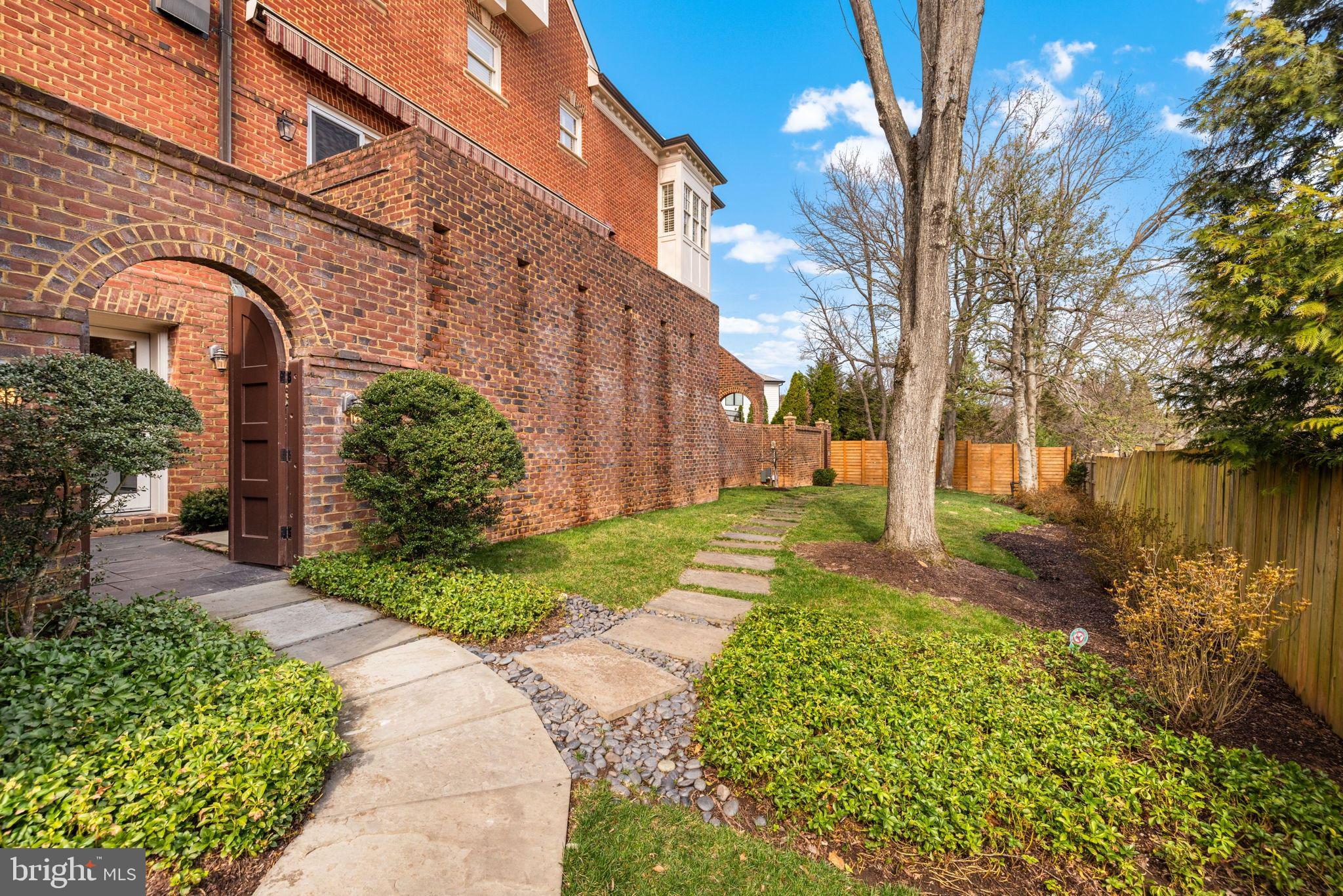 1215 Stuart Robeson Drive McLean, VA 22101 - Photo 16 of 48