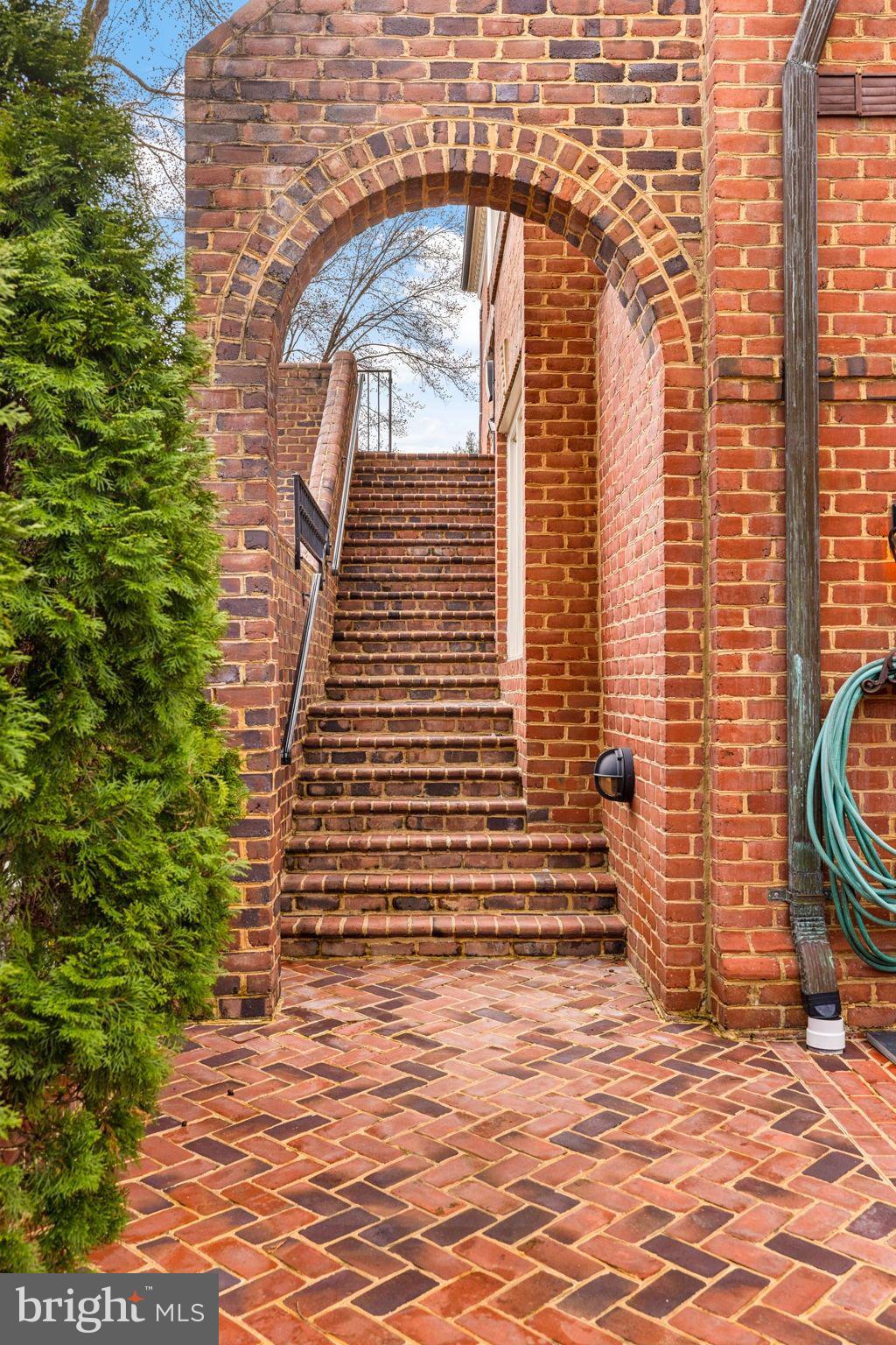 1215 Stuart Robeson Drive McLean, VA 22101 - Photo 36 of 48