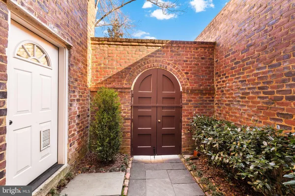 $2,800,000 | 1215 Stuart Robeson Drive, McLean, VA 22101