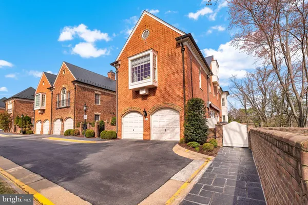 $2,800,000 | 1215 Stuart Robeson Drive, McLean, VA 22101