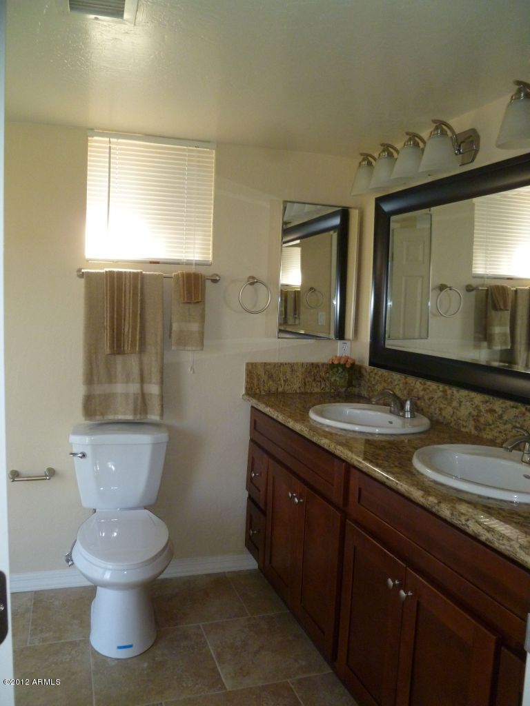 125 West Wagoner Road Phoenix, AZ 85023 - Photo 18 of 24 Master Bath
