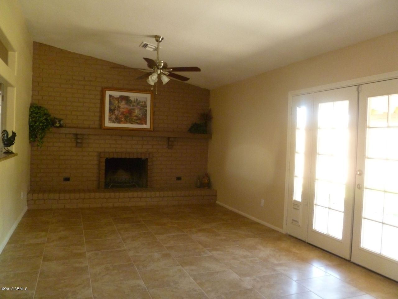 125 West Wagoner Road Phoenix, AZ 85023 - Photo 2 of 24 Living Room