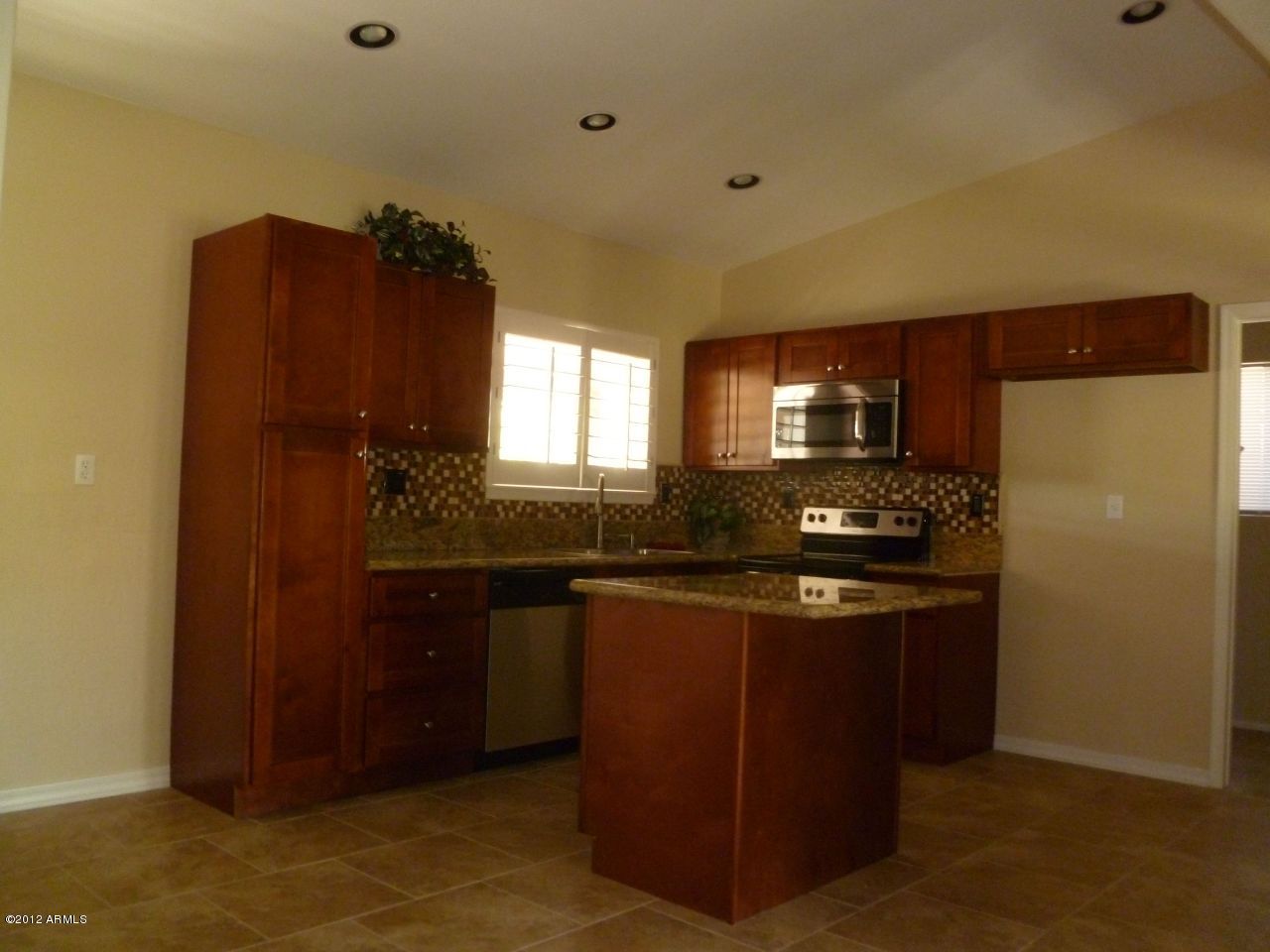 125 West Wagoner Road Phoenix, AZ 85023 - Photo 3 of 24 Kitchen