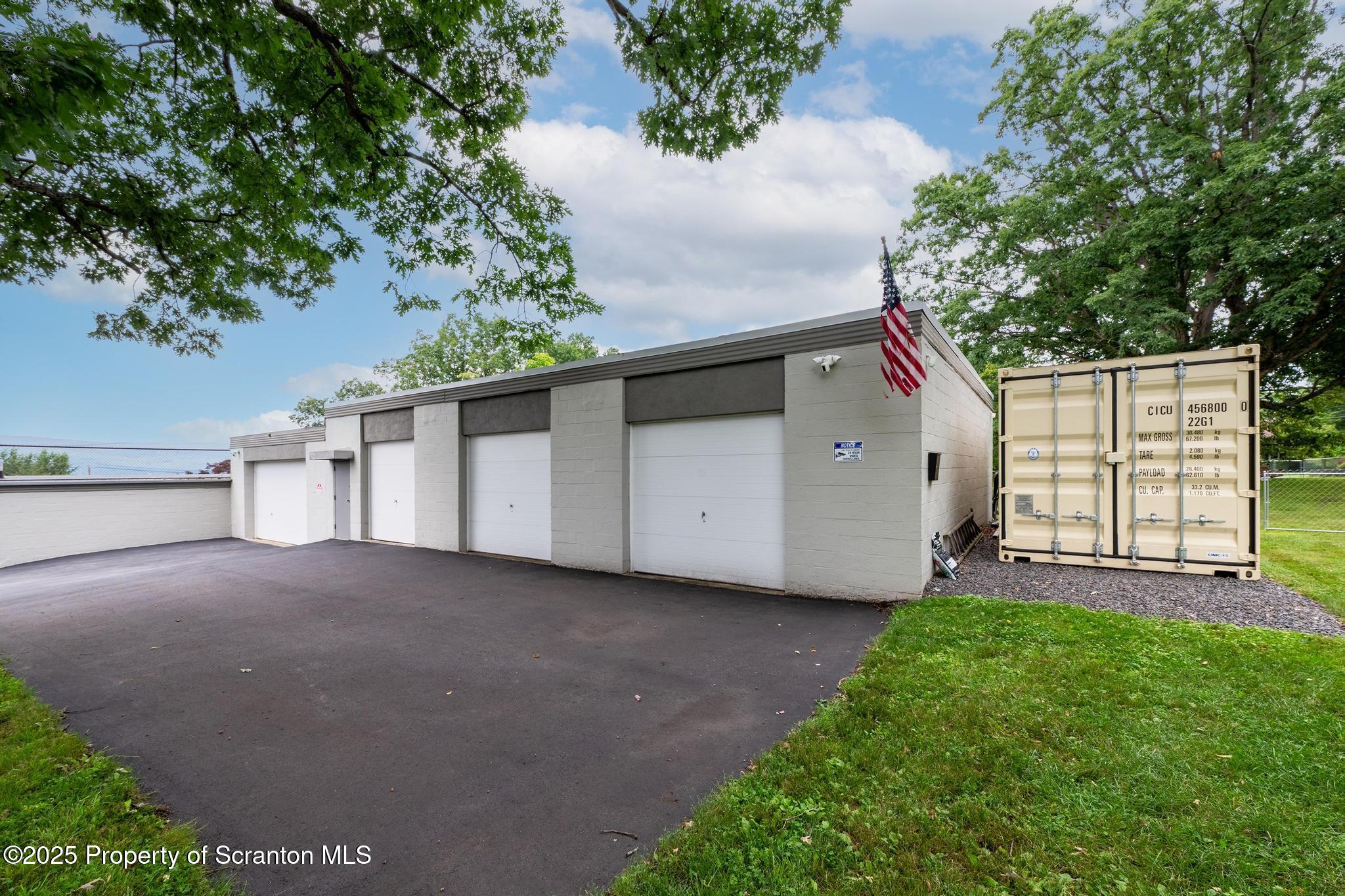 704 Connell Street Scranton, PA 18505 - Photo 3 of 19 3