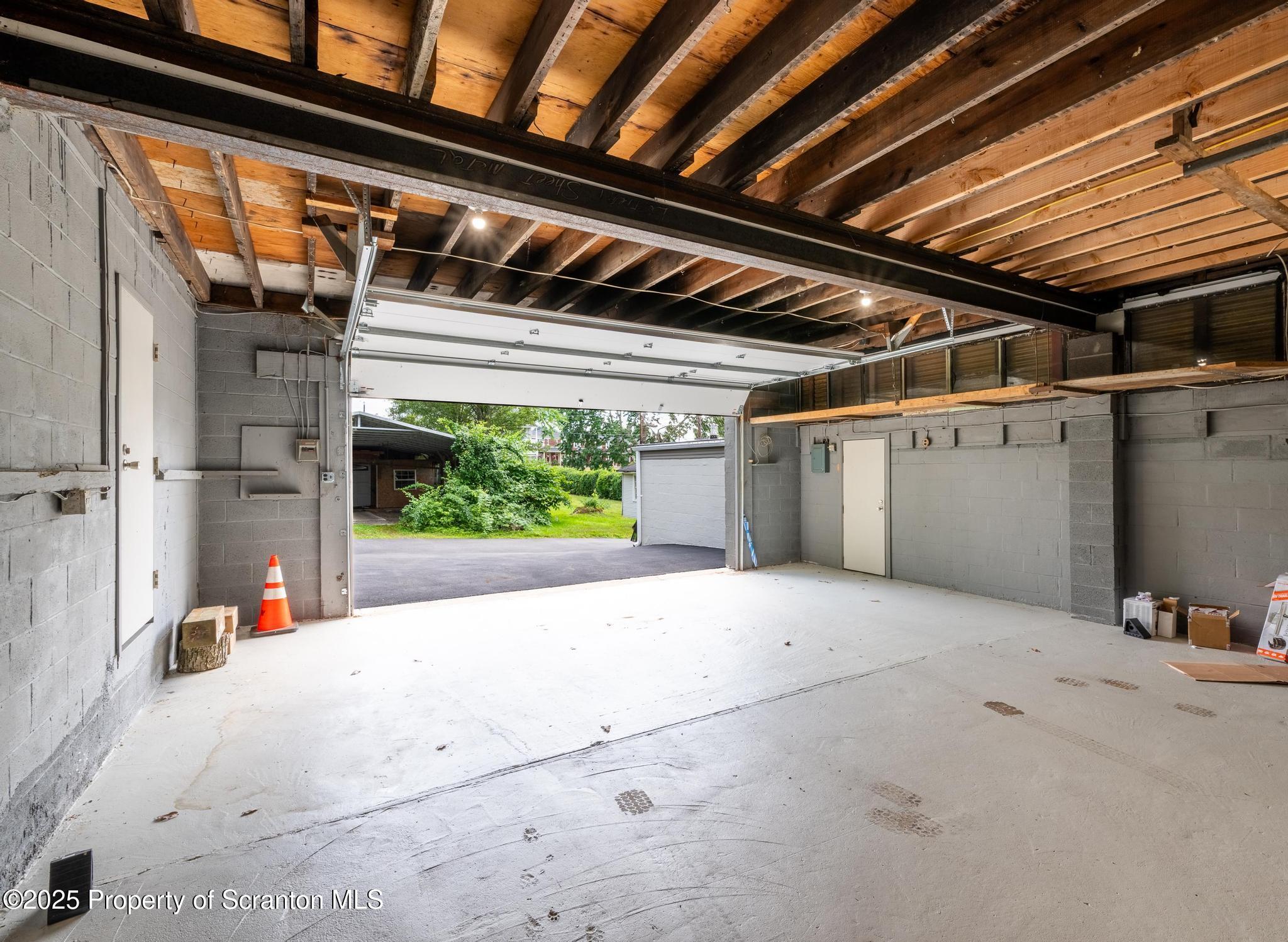 704 Connell Street Scranton, PA 18505 - Photo 6 of 19 6