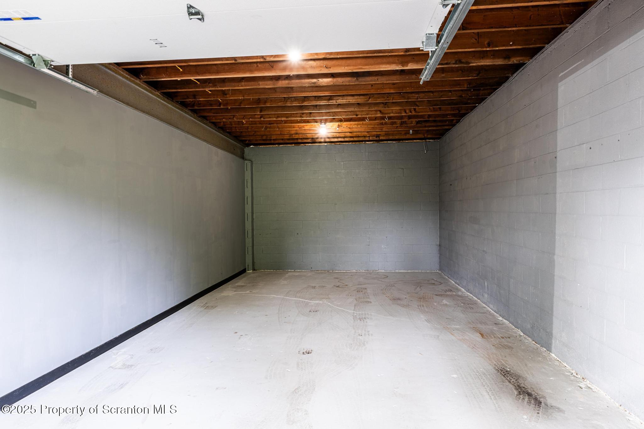 704 Connell Street Scranton, PA 18505 - Photo 9 of 19 9