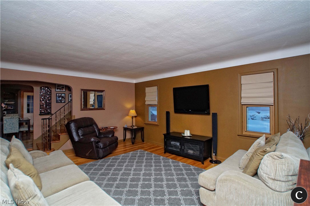 1332 Argonne Road Cleveland, OH 44121 - Photo 2 of 20