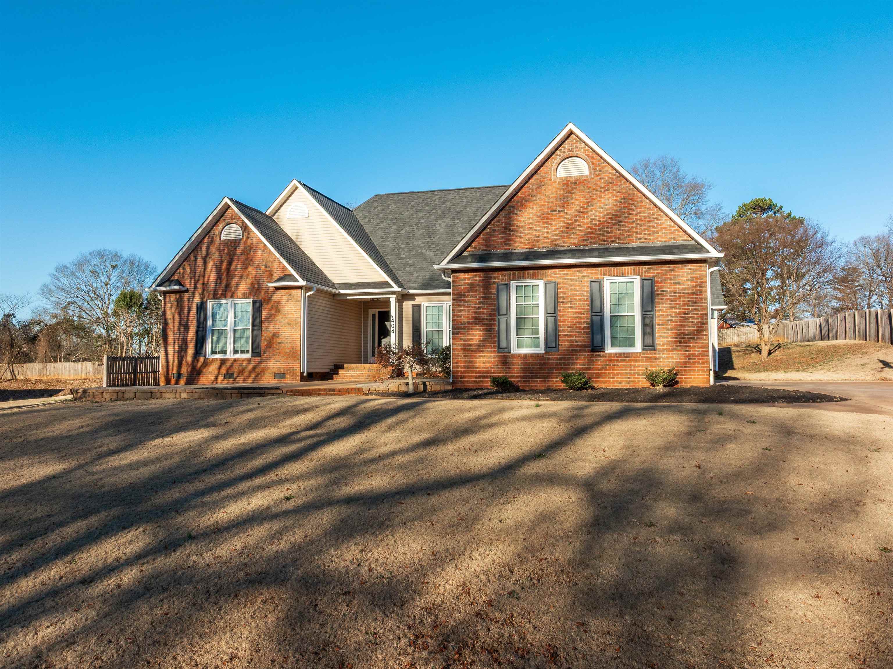 404 Grayson Drive Moore, SC 29369 - Photo 2 of 50