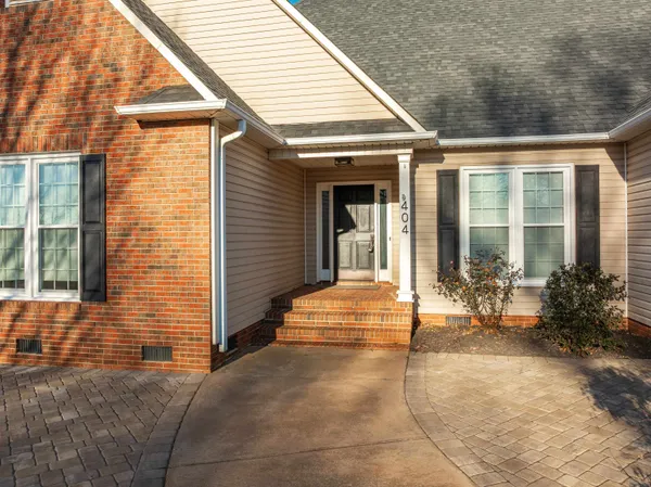 $479,900 | 404 Grayson Drive, Moore, SC 29369