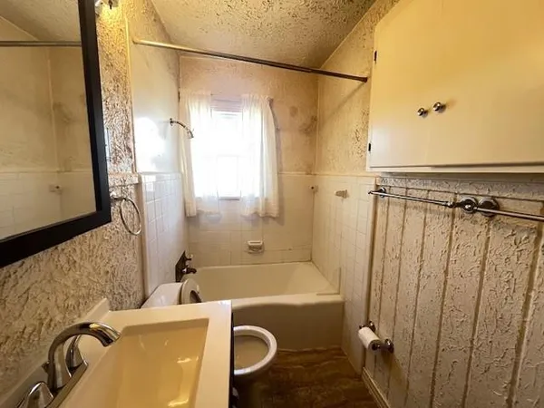 $1,100 | 351 Fagg Drive, Lewisville, TX 75057