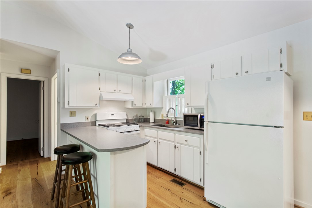 275 Lakeside Drive Mountain Rest, SC 29664 - Photo 11 of 39