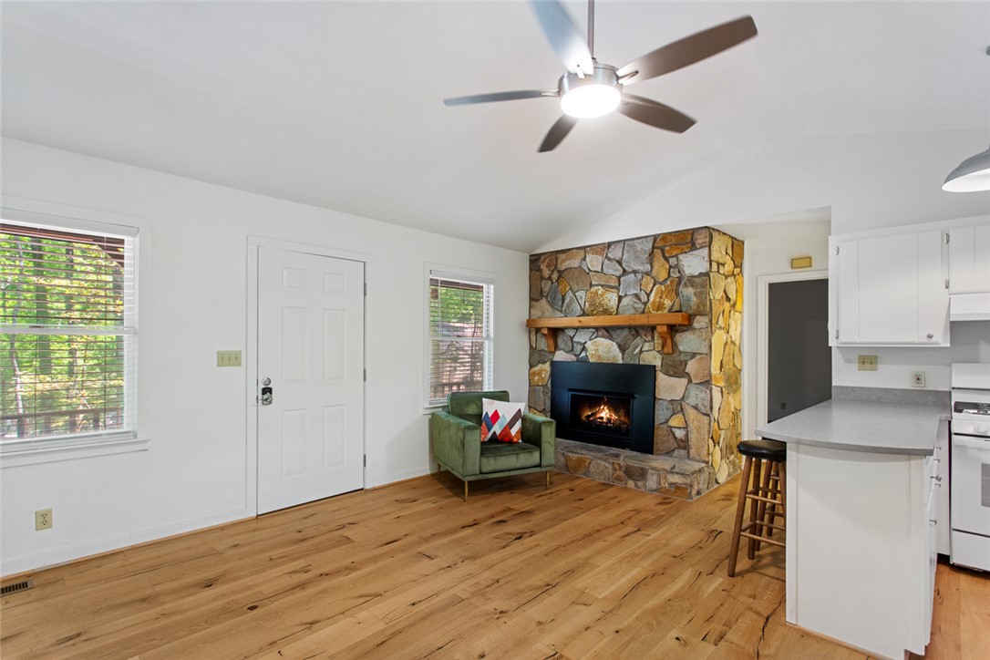 275 Lakeside Drive Mountain Rest, SC 29664 - Photo 8 of 39